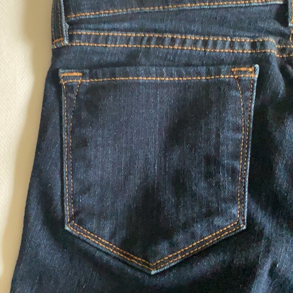 JBrand denim Capri with raw edge at hem - Picture 8 of 9